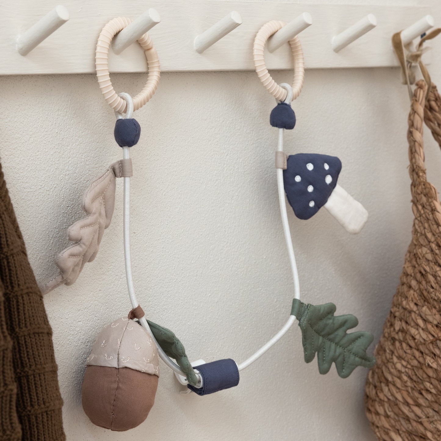 Sebra, Vaunulelu, Acorn