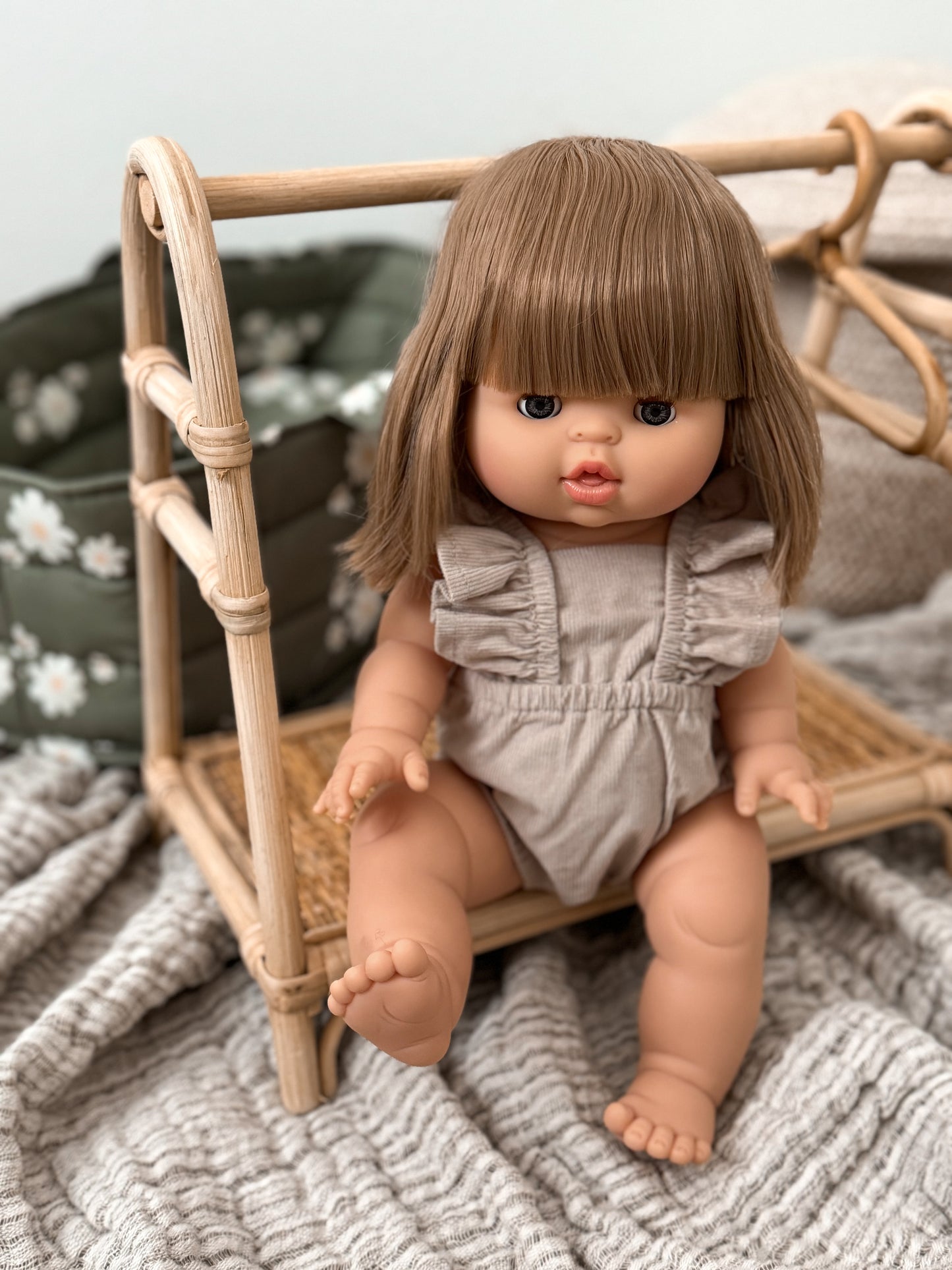 Minikane Sleepy-eyed Nukke, Yze, Eri asuja