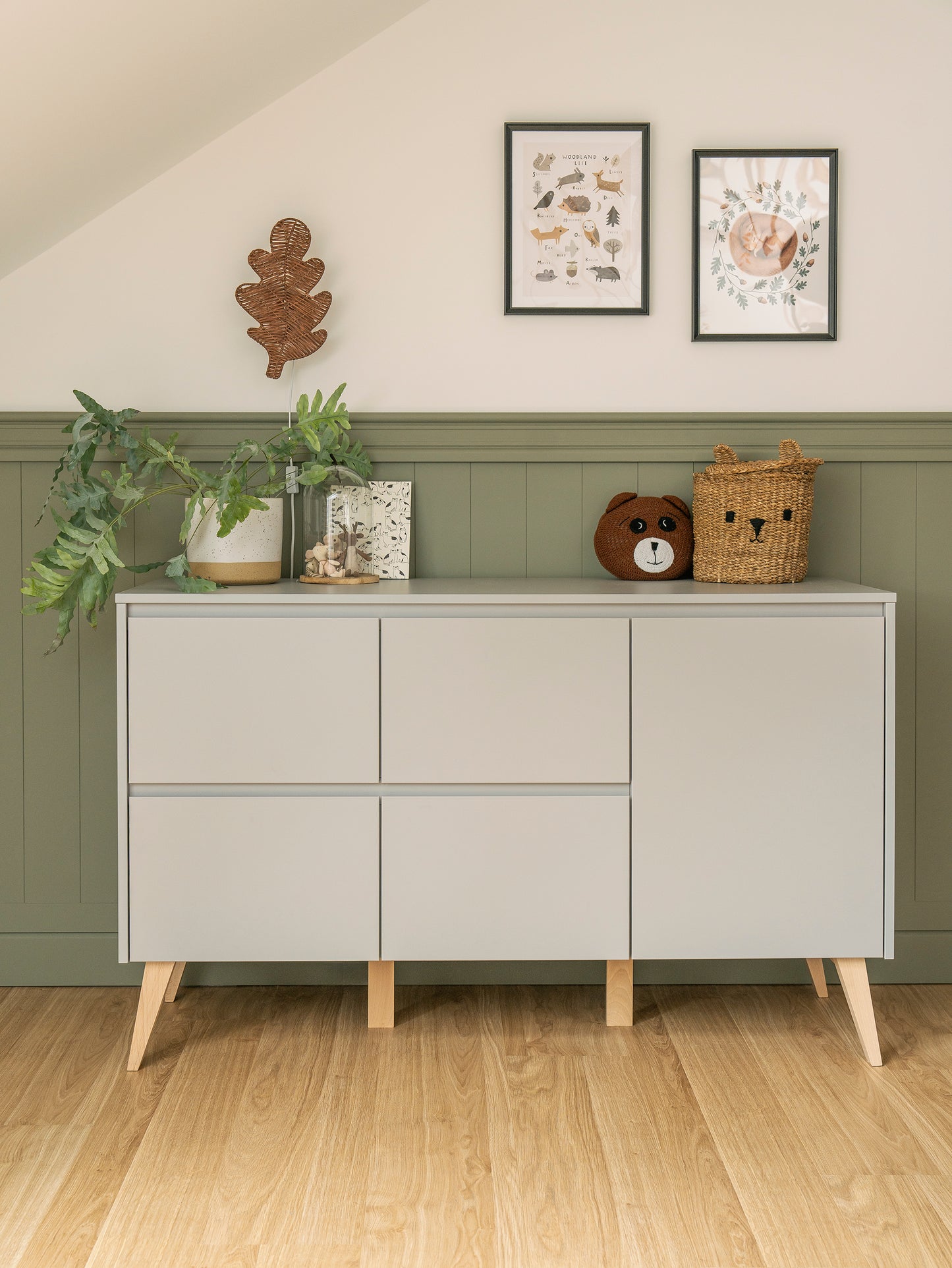 Pinio, Swing byrå med 4 lådor, Grå