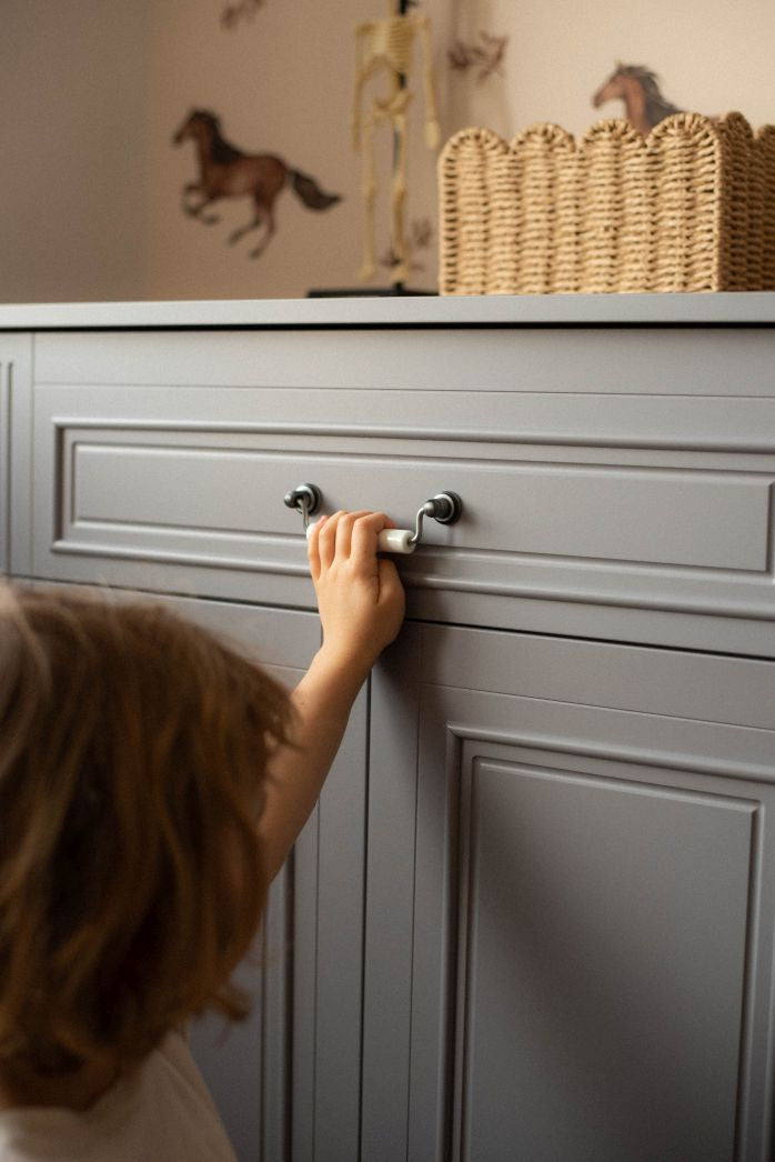 Bellamy, Ines, Korkea Lipasto, Grey