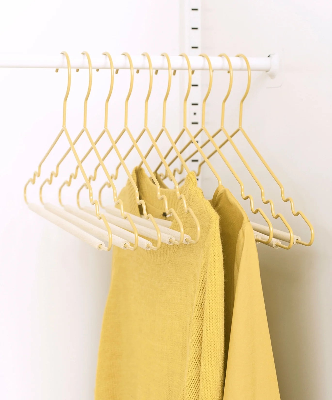 Mustard Made Hangers, 10 pcs (different colors)