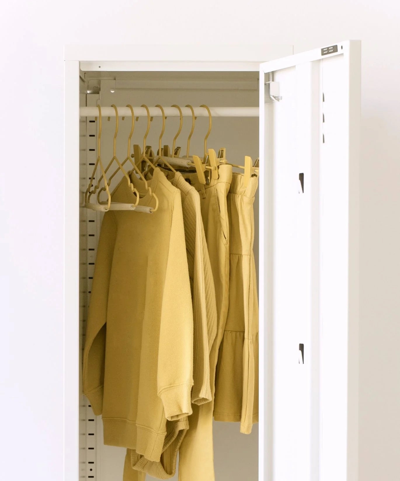 Mustard Made, Children's Hangers with Clips, 5 pcs (assorted colors)