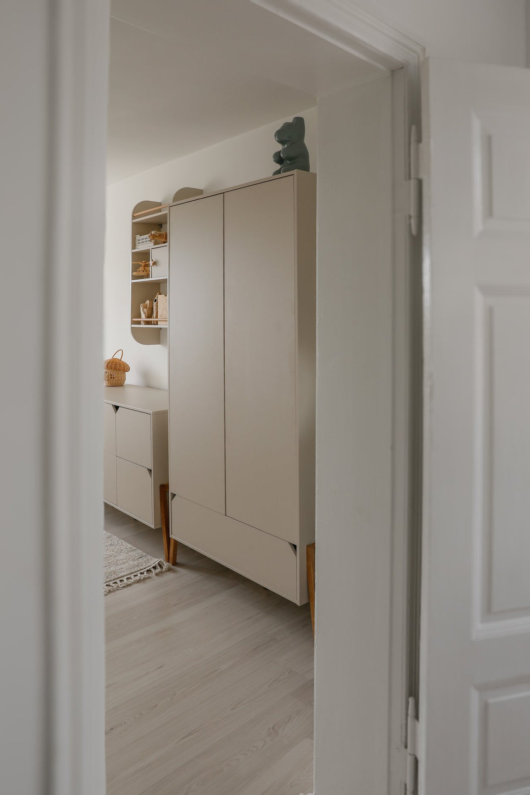 Bellamy, Lotta Vaatekaappi, Latte