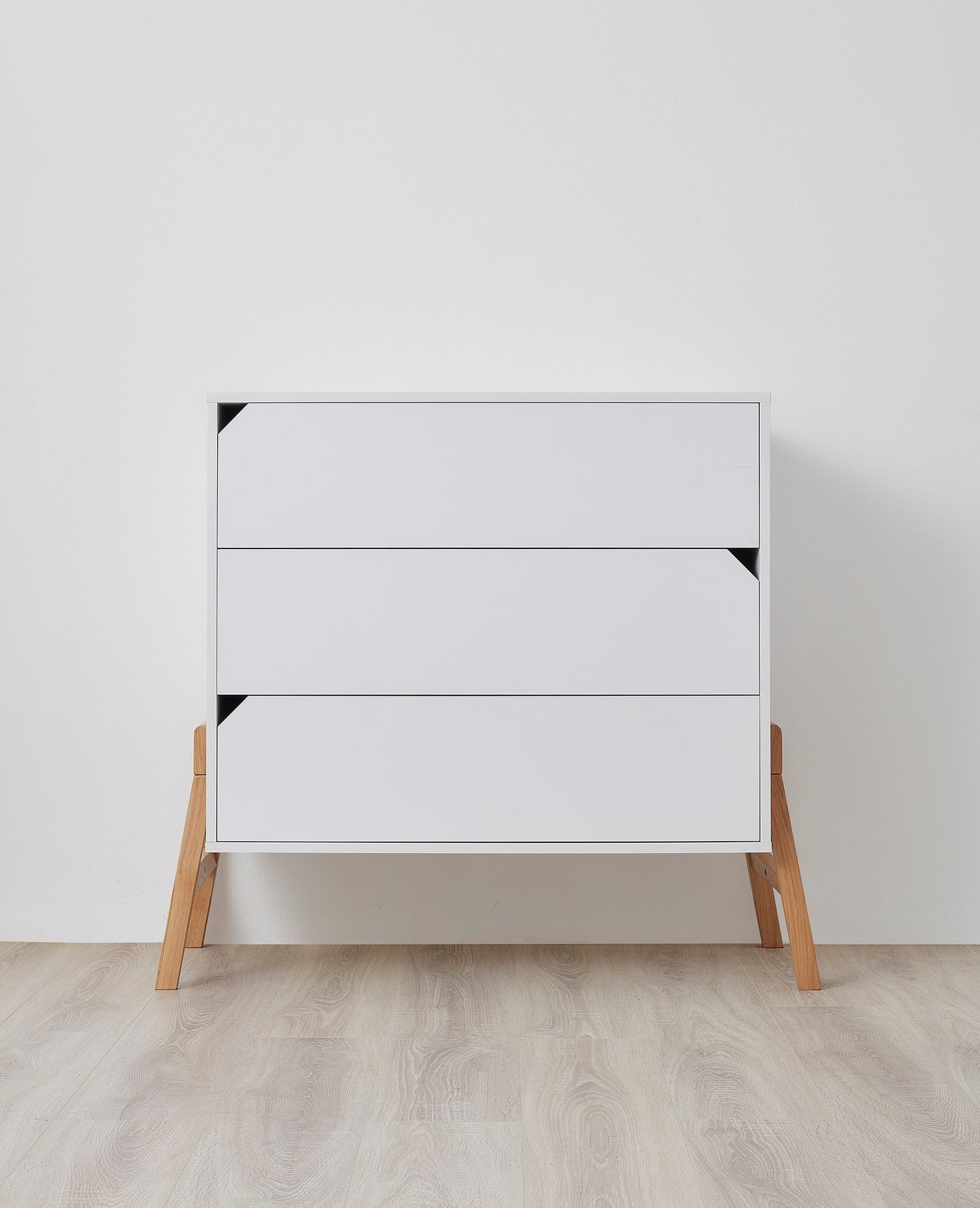 Bellamy, Lotta Lipasto, Snow White