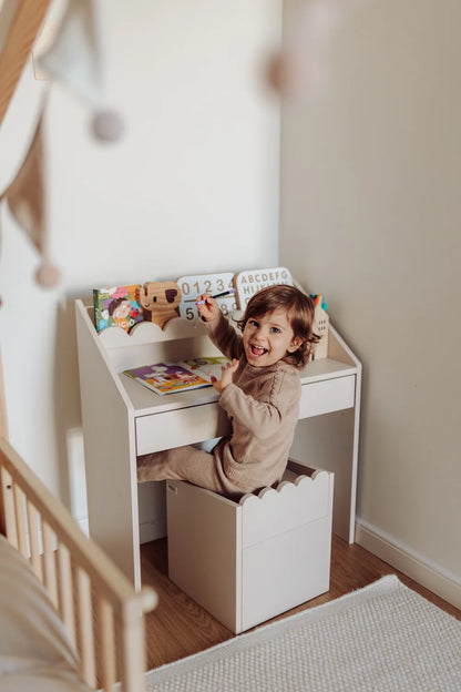 Book Nook, Montessori Pöytä ja Tuolit, Latte