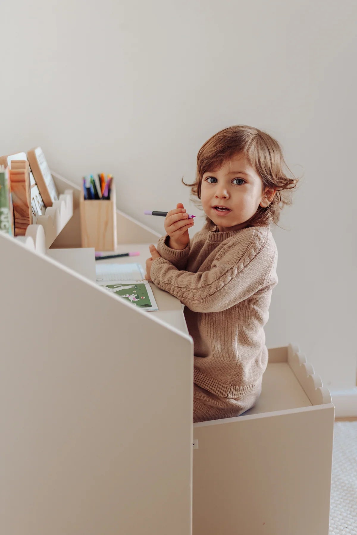 Book Nook, Montessori Pöytä ja Tuolit, Latte
