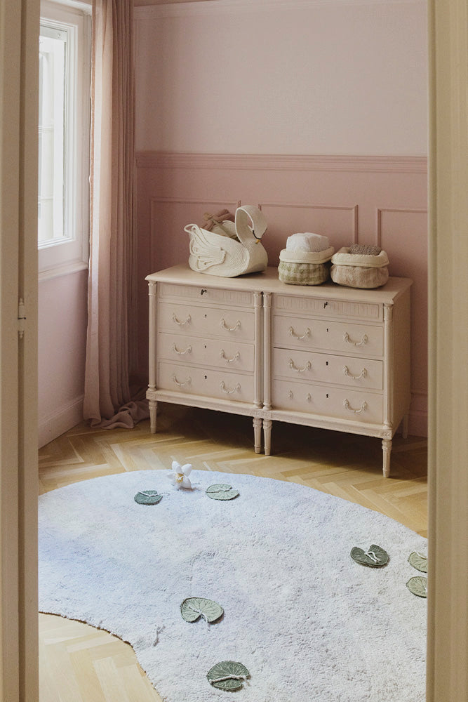 Swan Lake, Pestävä Matto, Lake