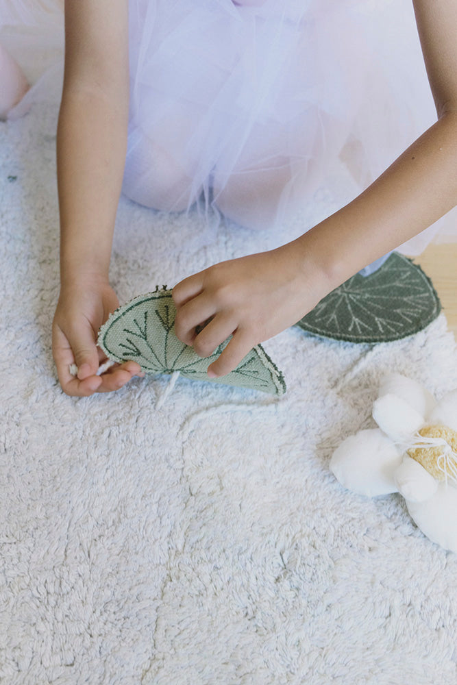 Swan Lake, Pestävä Matto, Lake