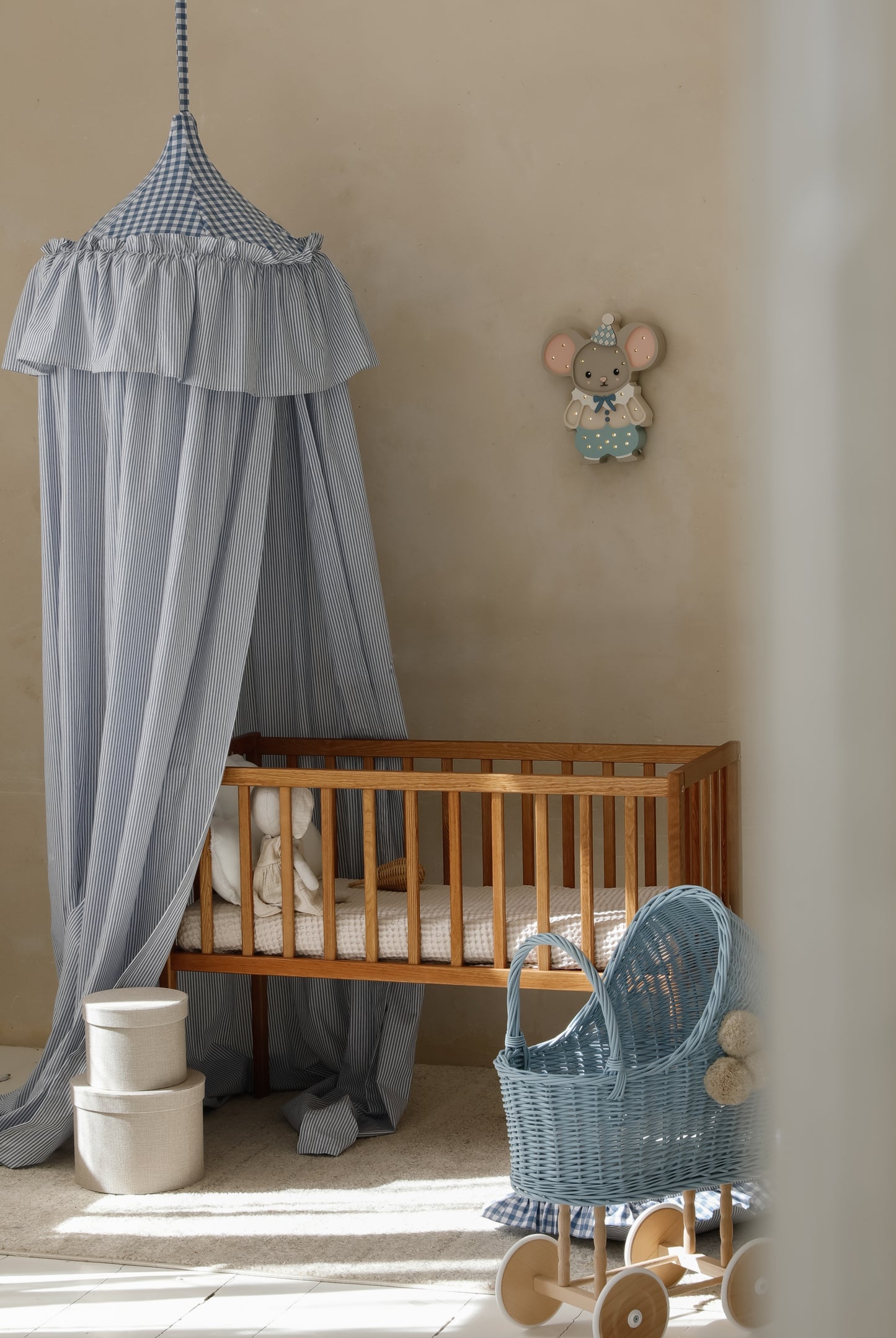 Little Lights, Yövalo, Felix The Mouse, Cloudy Blue