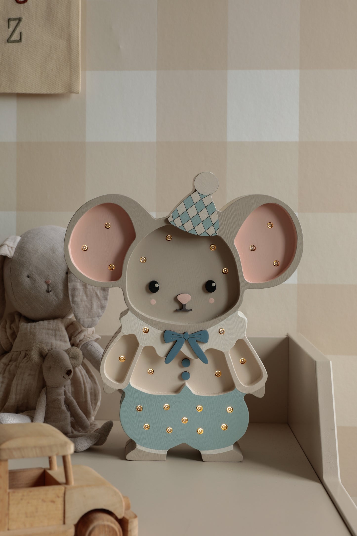 Little Lights, Yövalo, Felix The Mouse, Cloudy Blue