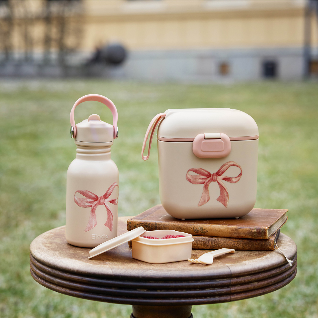 Elodie Details, Eväsrasia, Rosy Bow