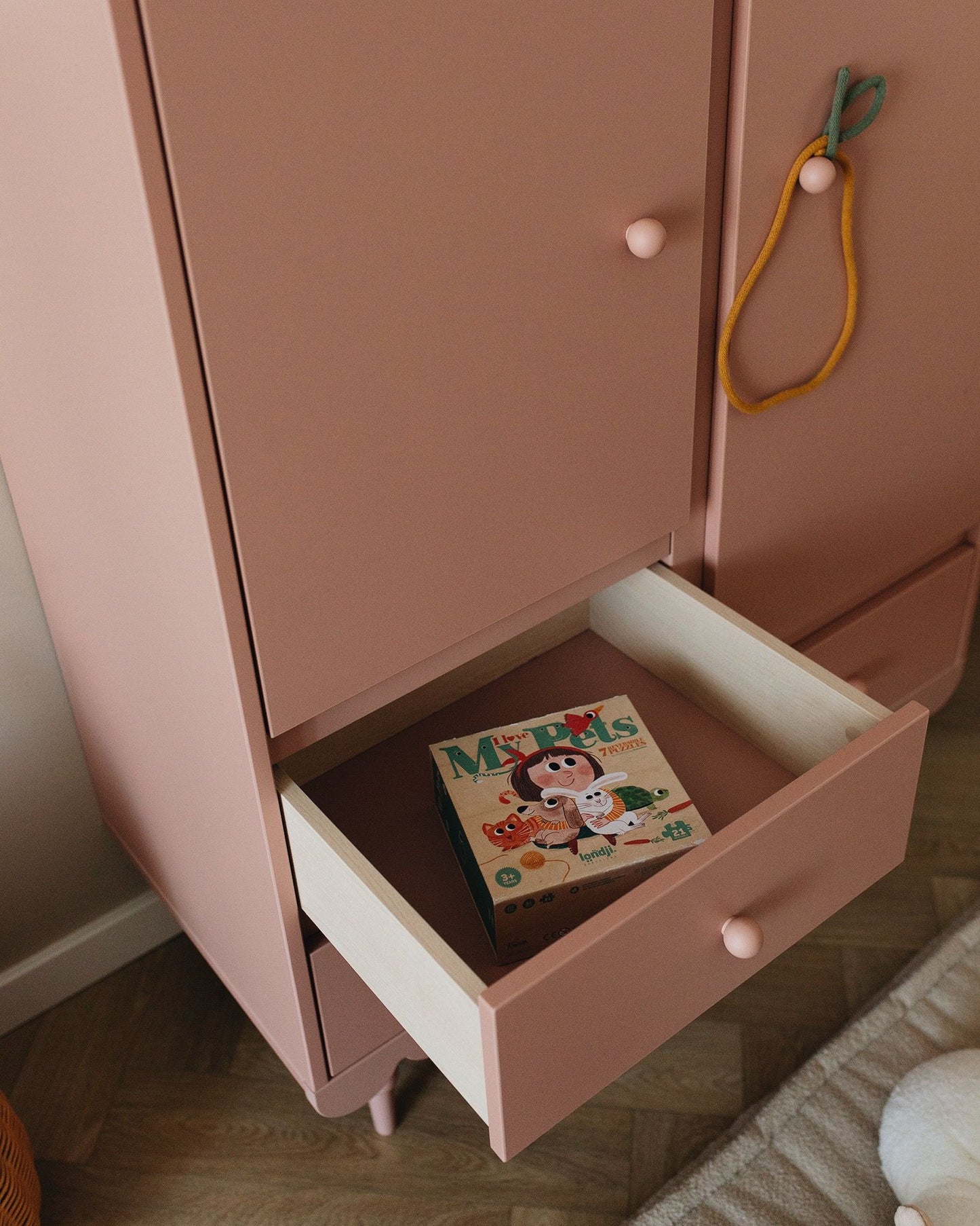 Wood Luck Design, garderob, Babushka naturrosa