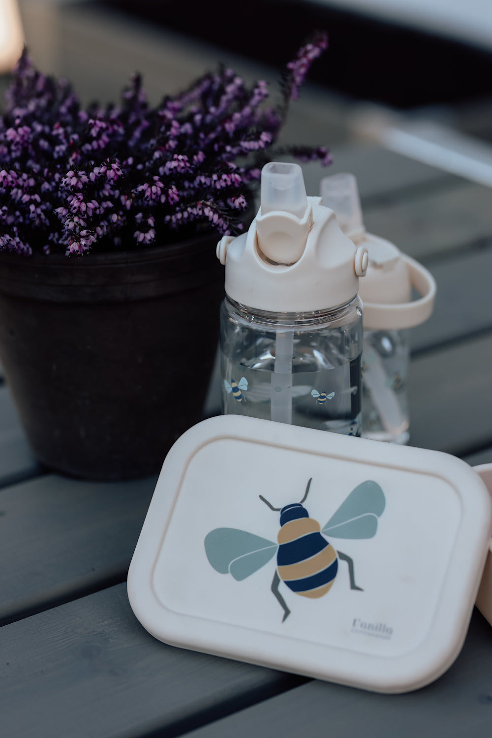 Vanilla Copenhagen, Silikoninen Eväsrasia, Honeybee