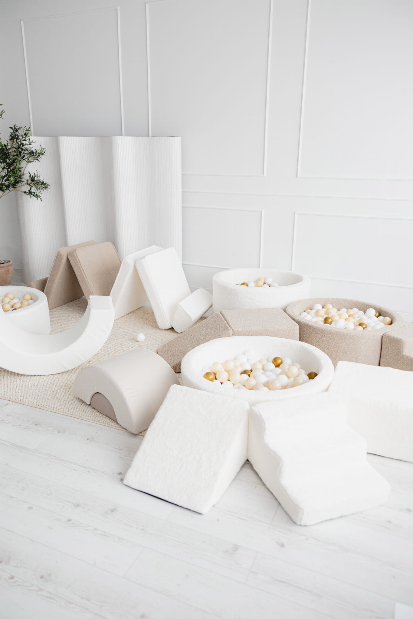 Monio, Sea of ​​Balls, Teddy Beige