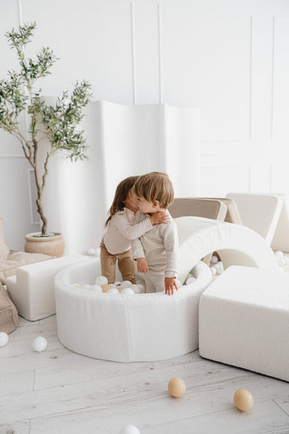 Monio, Sea of ​​Balls, Teddy Beige