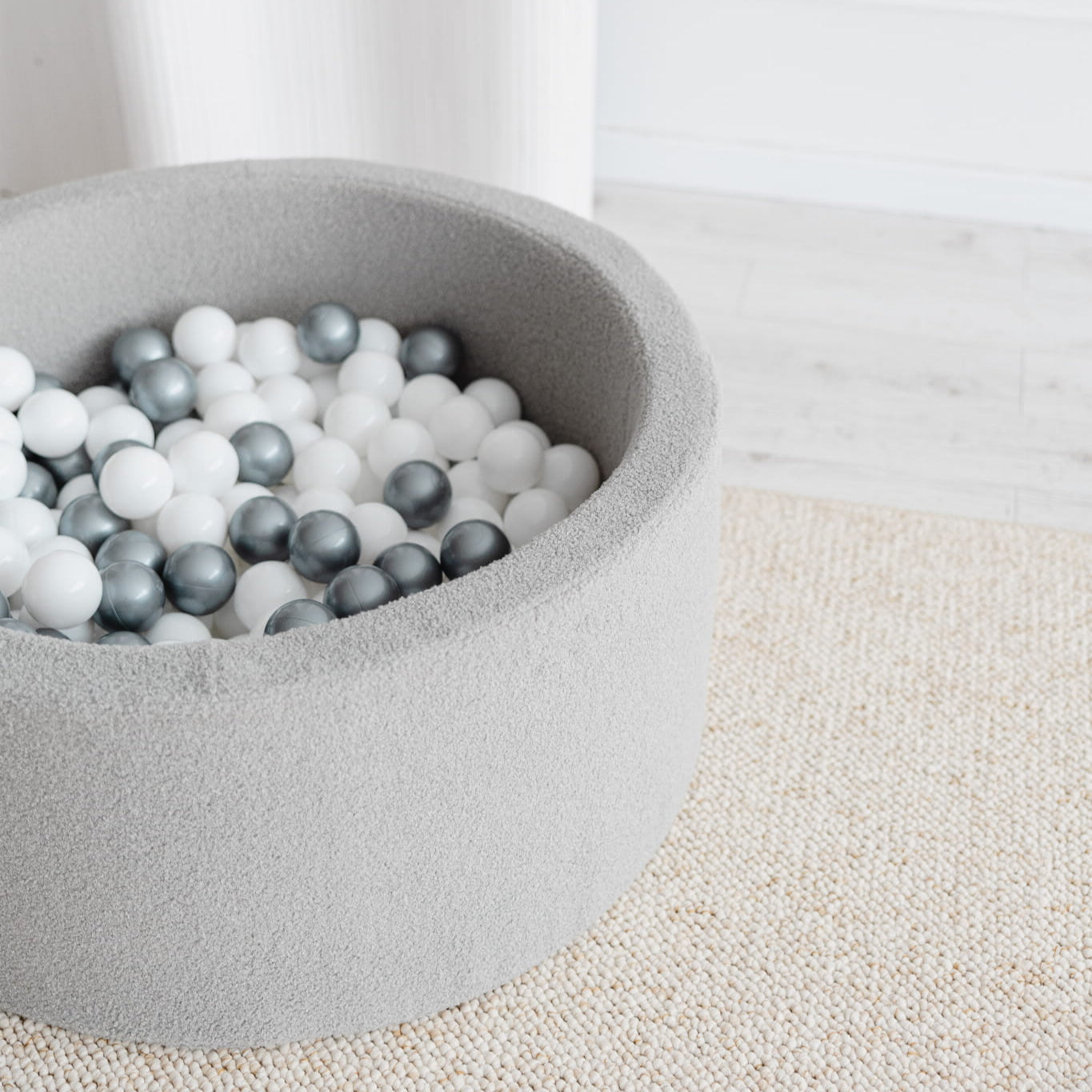 Monio, Sea of ​​Balls, Teddy Beige