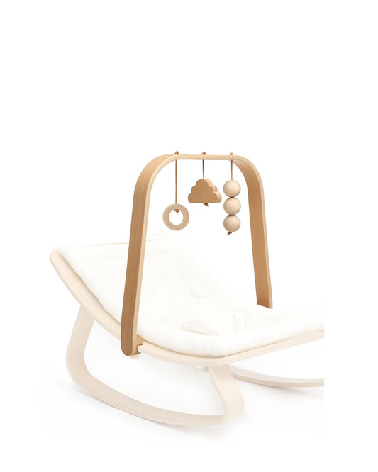 Charlie Crane, LEVO, Lelukaari