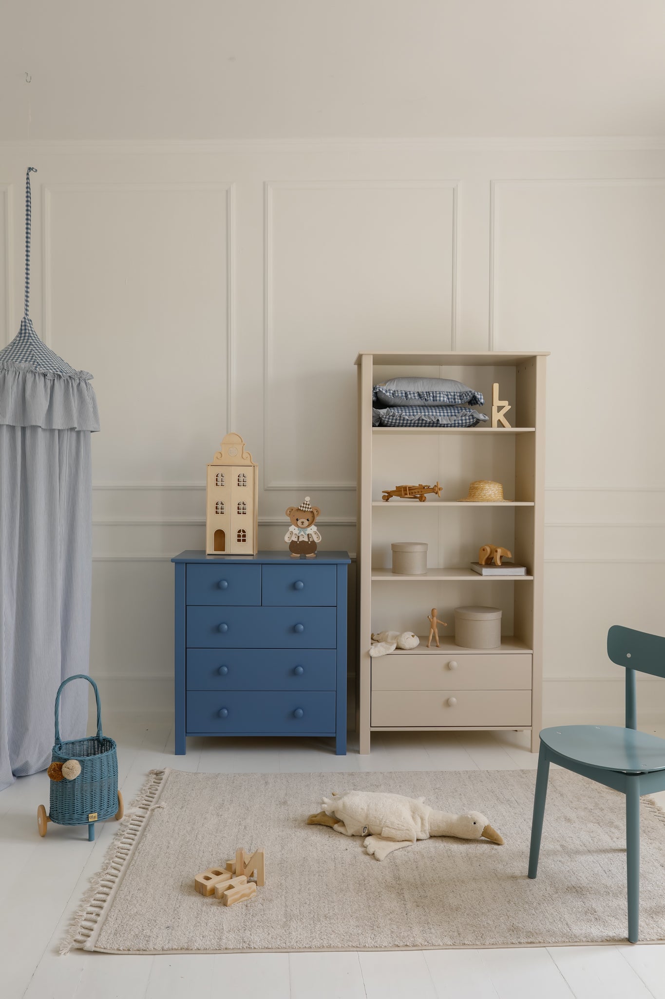 Inmondo, Collet Korkea Lipasto, 7 eri sävyä