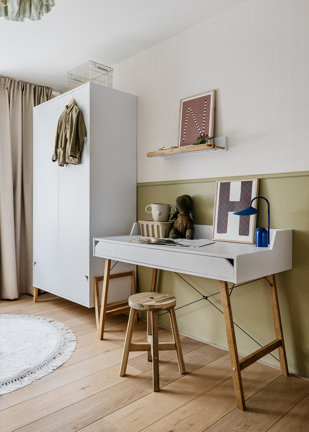 Bellamy, Lotta Garderob, Vit