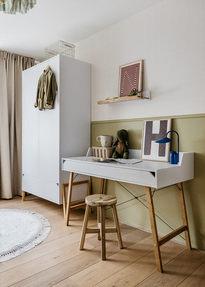 Bellamy, Lotta Garderob, Vit