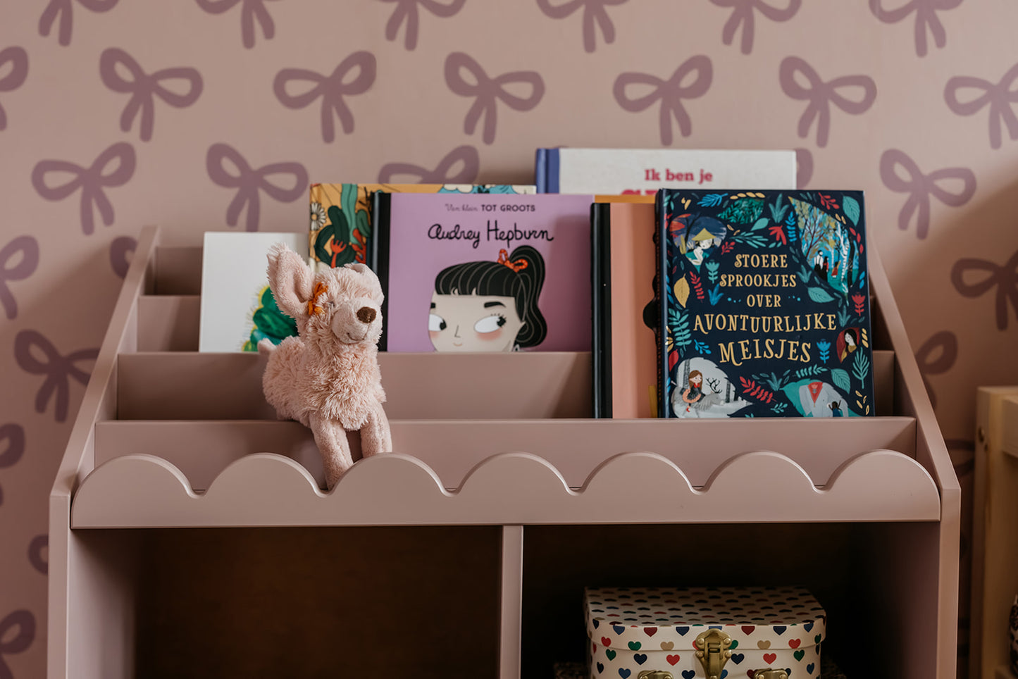 Boknok, Montessori bokhylla, solnedgång