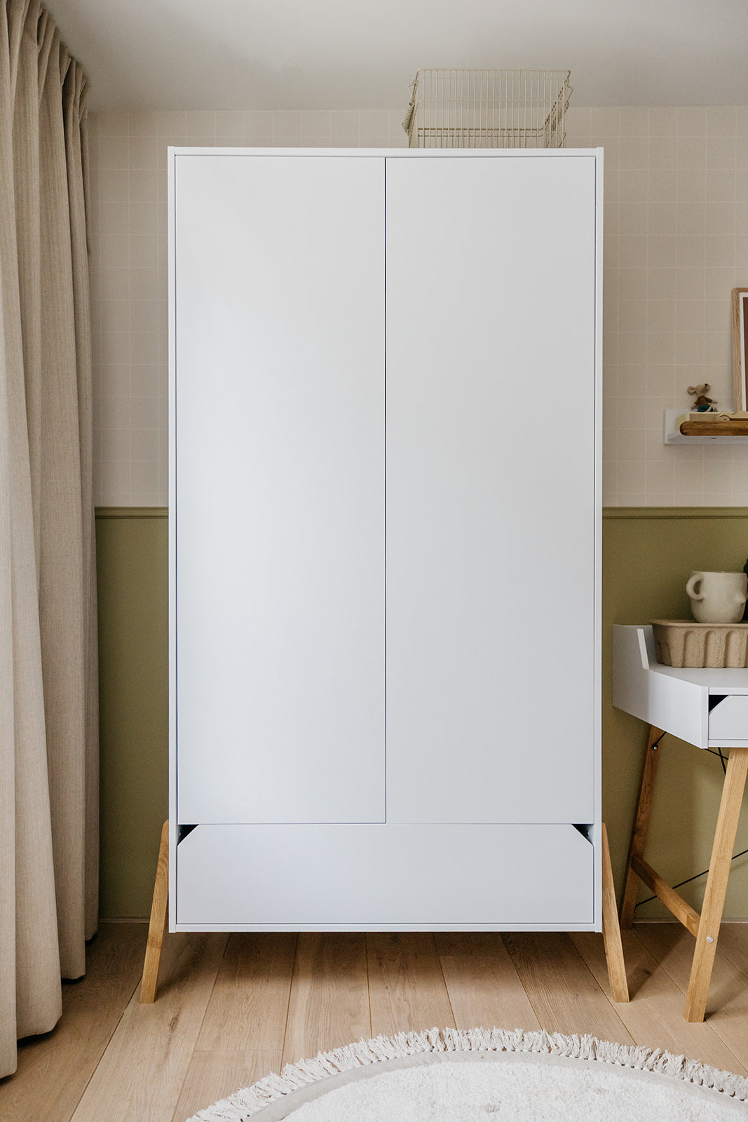 Bellamy, Lotta Garderob, Vit