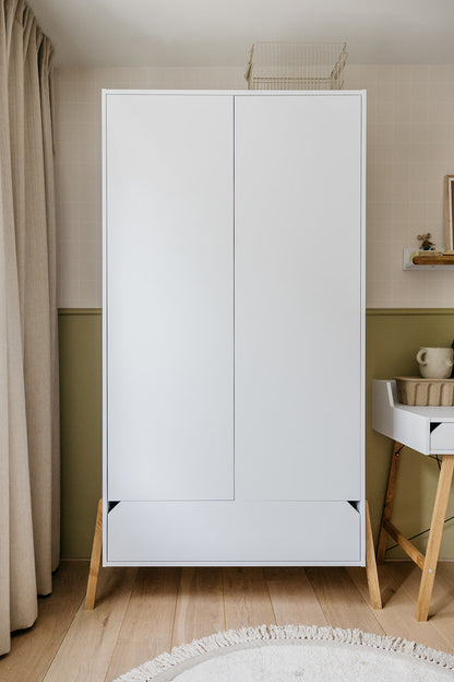 Bellamy, Lotta Garderob, Vit