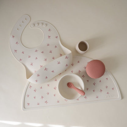 Mushie, Silikoni Ruokailualusta, Bows