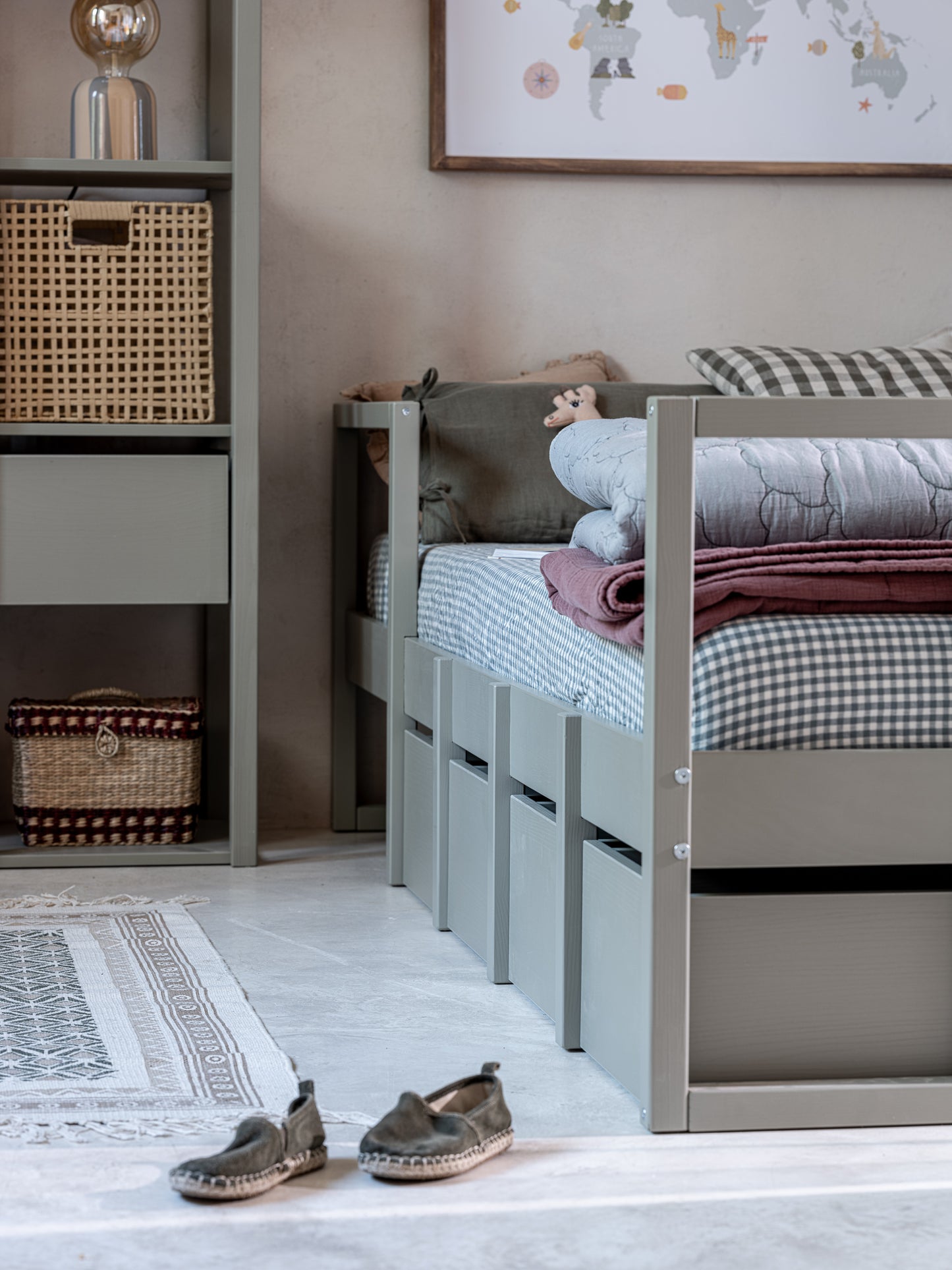 Wood Luck Design, Säng &amp; Förvaring 90x200 cm, Tweens Eukalyptus