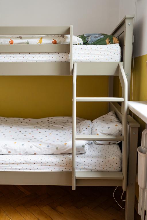 Inmondo, Collet Trio Bunk Bed with Headboard (Convertible), Cashmere