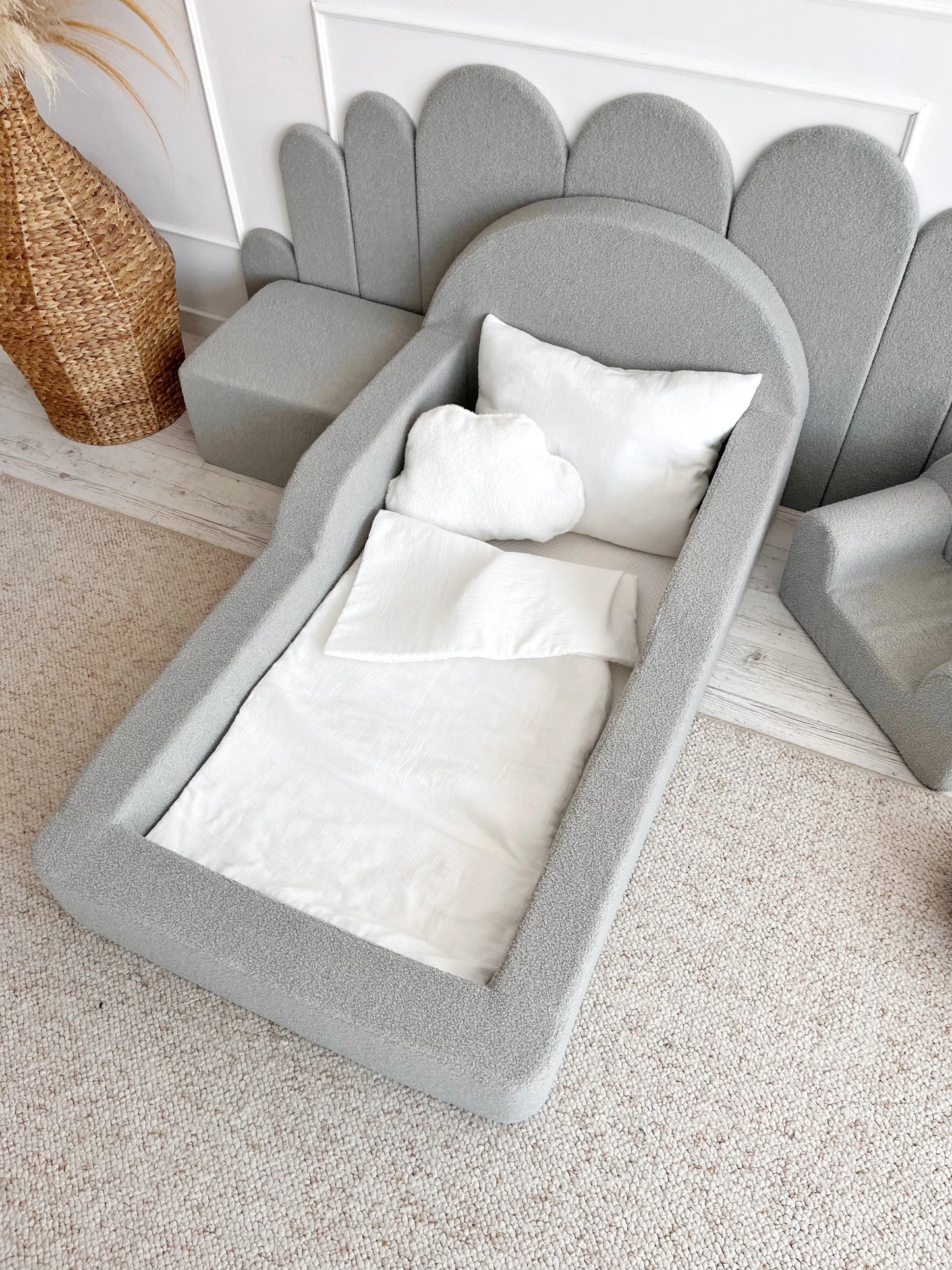 Monio, Montessori Juniorisänky&Patja 70 x 140, Boucle Grey