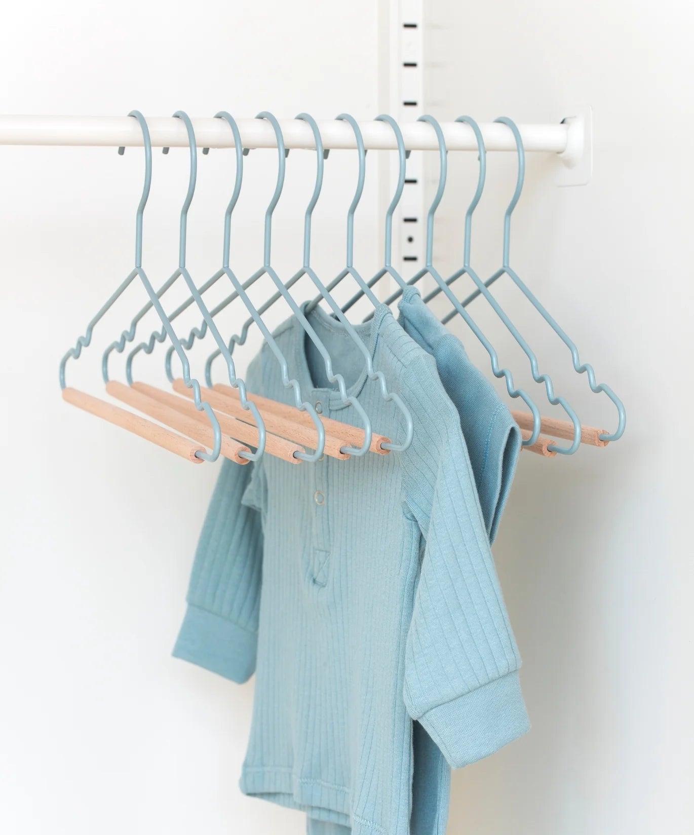 Mustard Made Children's Hangers, 10 pcs (different colors)