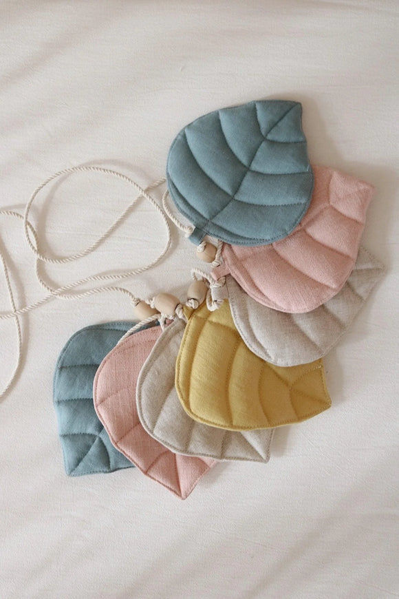 Moi Mili Viiri, Linen Leaf 