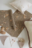 Matuu Deer Dark Beige, Tapetti