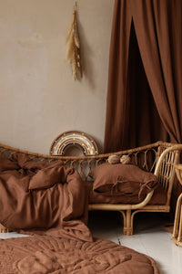 Matuu Pussilakanasetti, Brown Linen