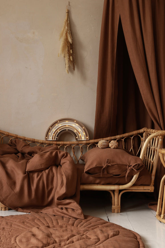 Matuu Pussilakanasetti, Brown Linen