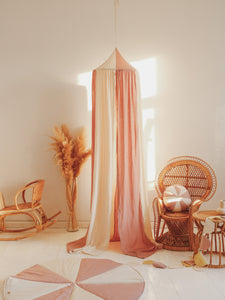 Moi Mili Vuodekatos, Powder Pink Circus