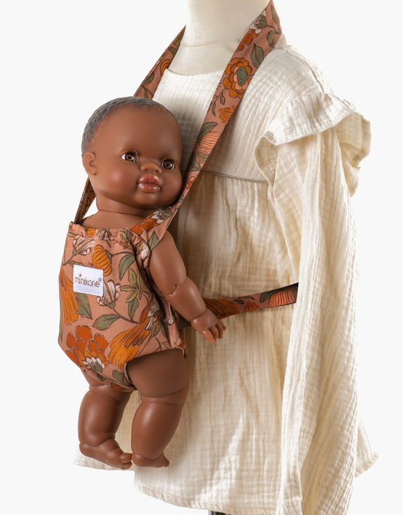 Minikane Nuken Kantoreppu, Sugar Brown