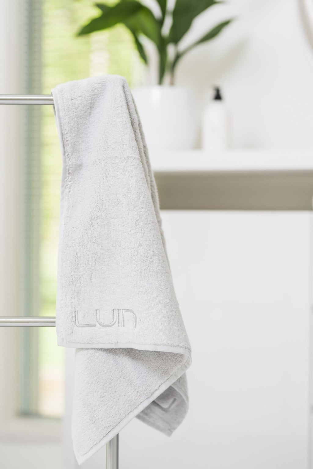 Luin Living Towels, Pearl Grey, 4 different sizes