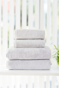 Luin Living Pyyhkeet, Pearl Grey, 4 eri kokoa, alk.
