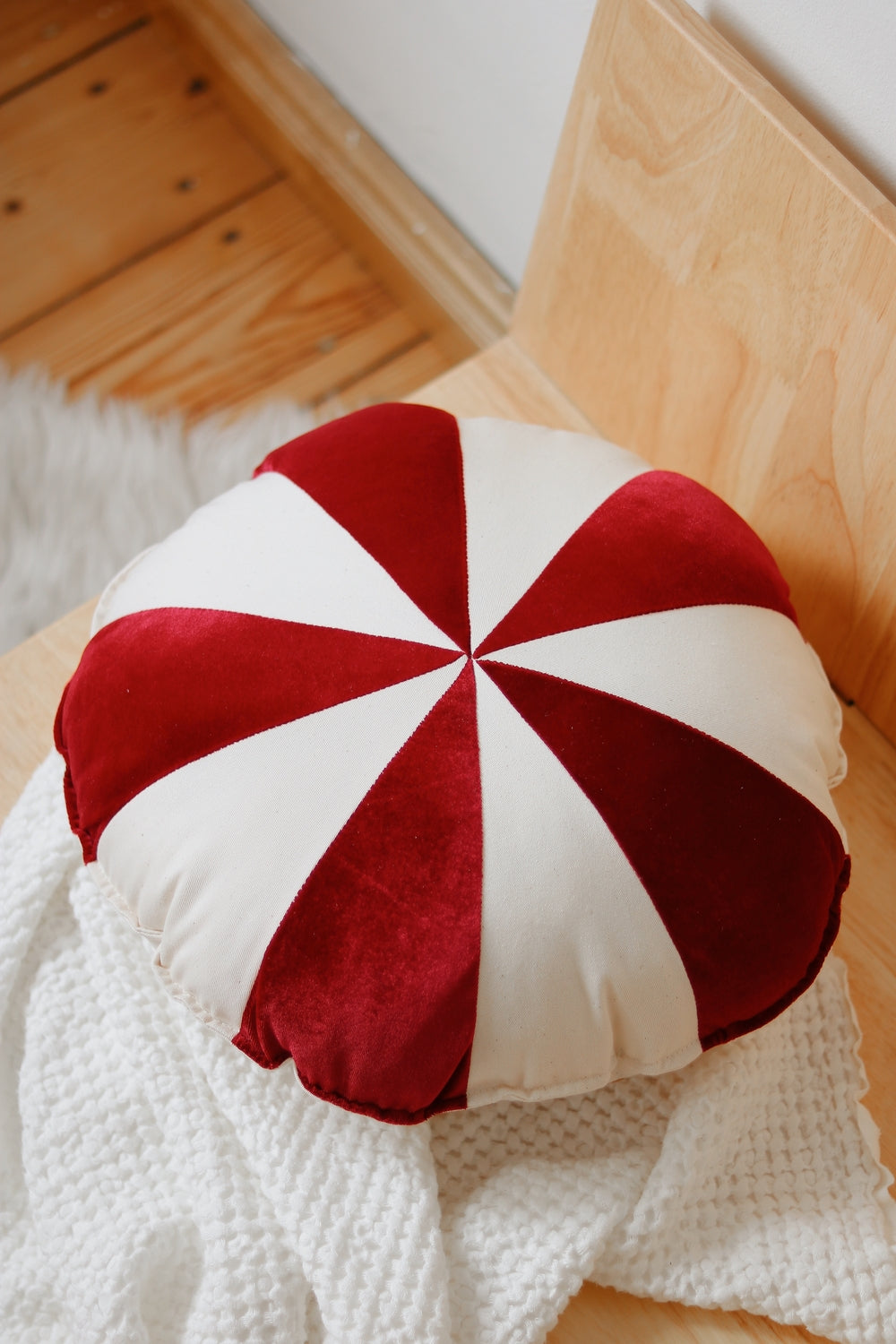 Moi Mili Decorative pillow, Patchwork "Red Candy"