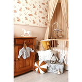 Little Bears, Tapetti