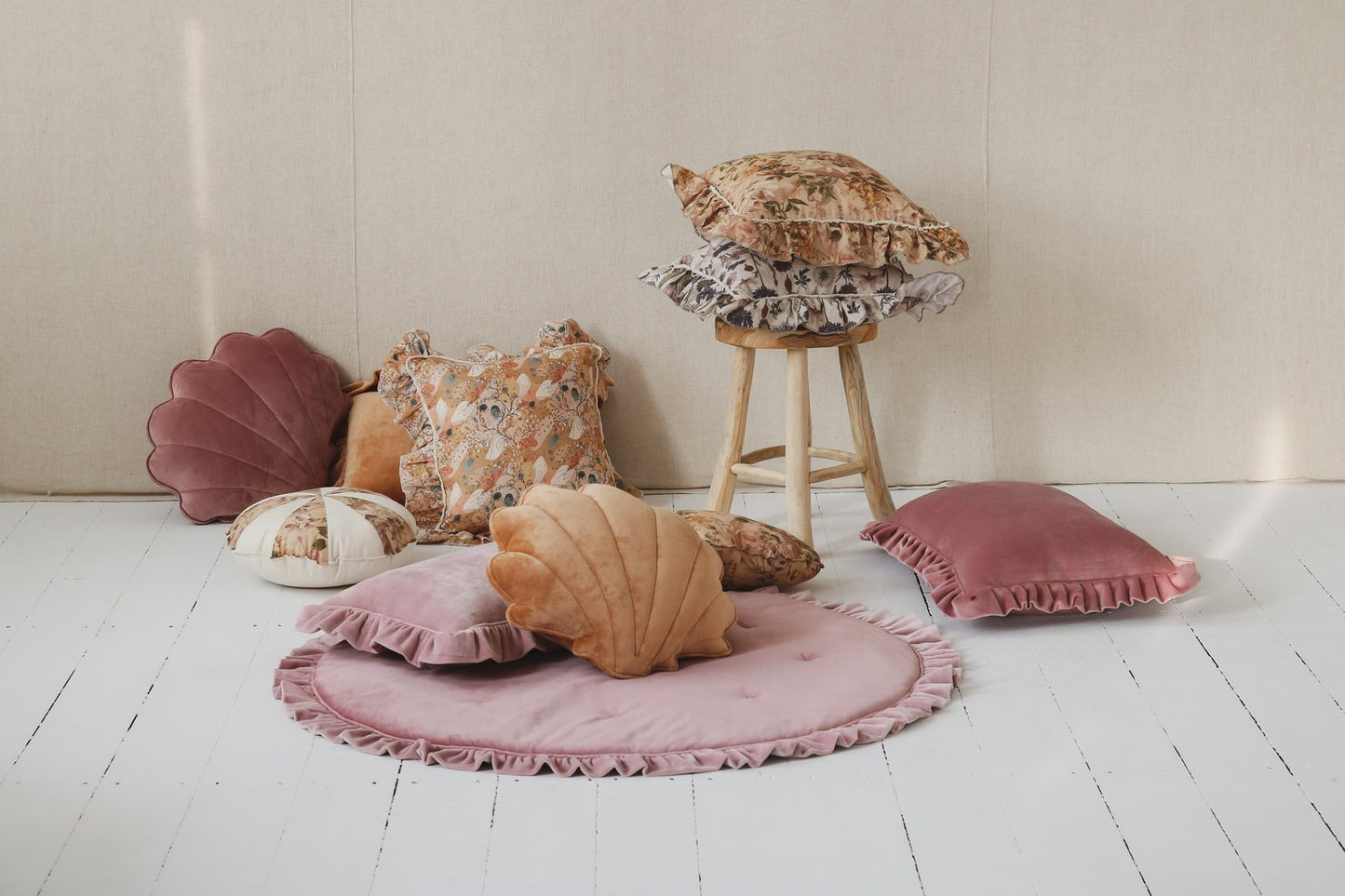 Moi Mili Decorative Pillow Medium, Velvet Shell "Dirty Pink"