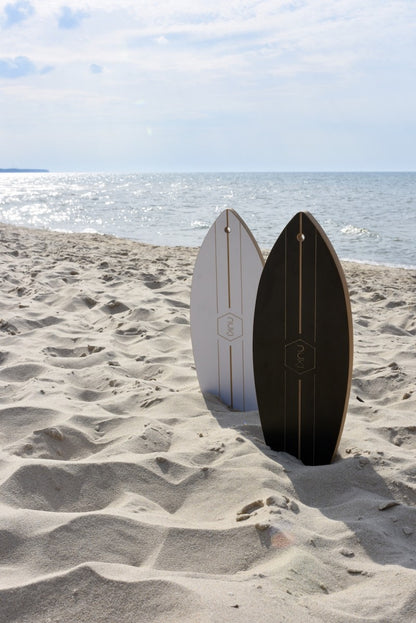 Nuki Keinu, Surfboard White